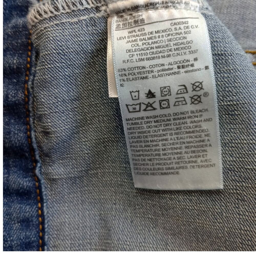 Levi Strauss Signature Gold Womens Denim Trucker Jacket Blue Large Classic - Picture 9 of 10